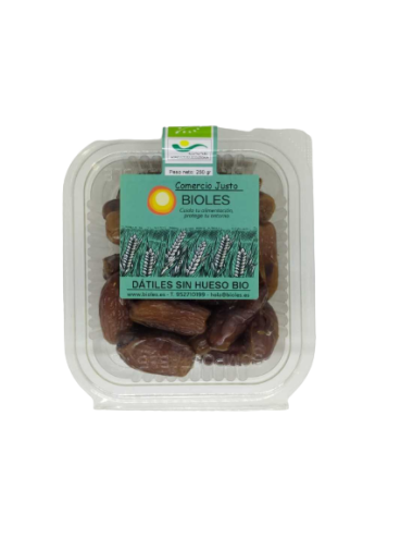 Pitted dates 250g tub...